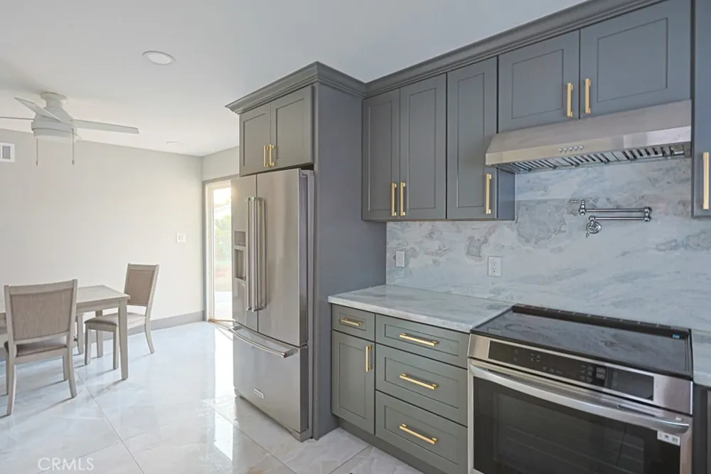 16561 Monroe Huntington Beach, CA 92647