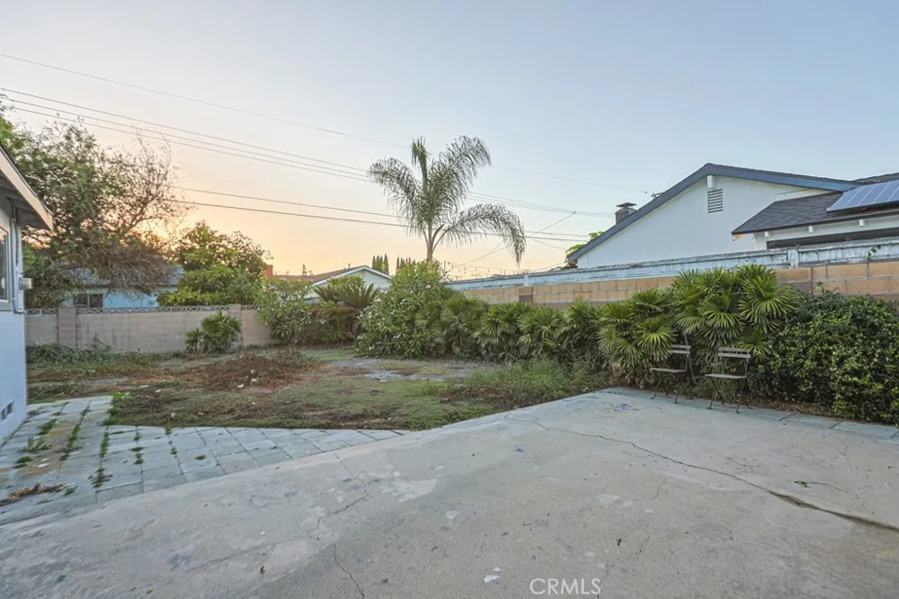 16561 Monroe Huntington Beach, CA 92647