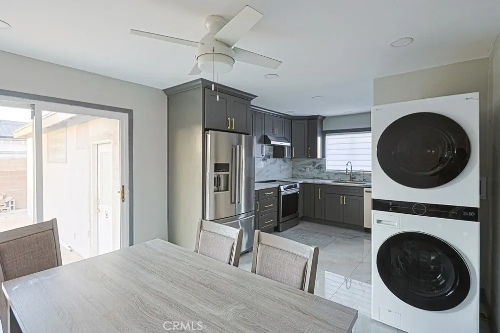 16561 Monroe Huntington Beach, CA 92647