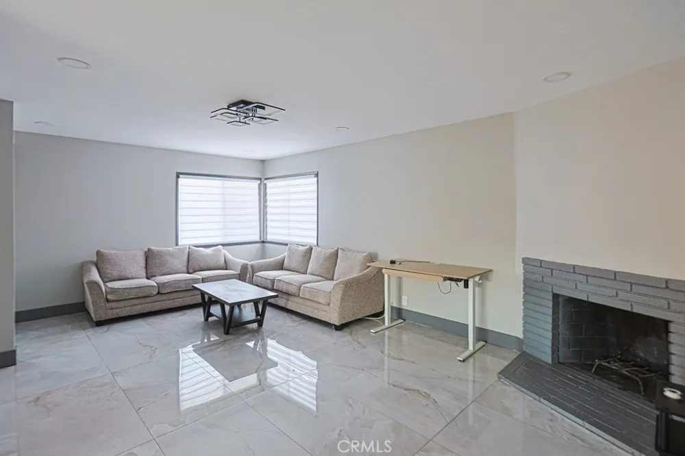 16561 Monroe Huntington Beach, CA 92647