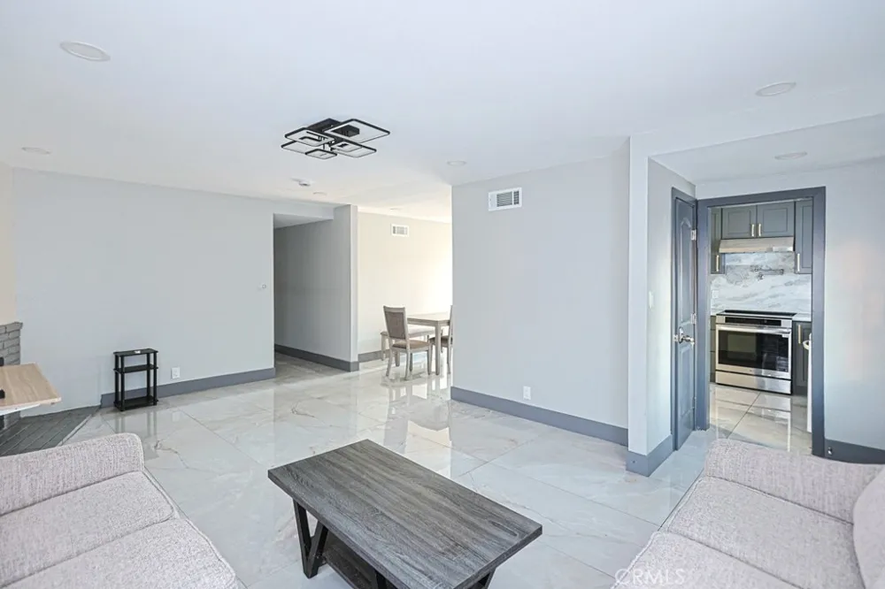 16561 Monroe Huntington Beach, CA 92647
