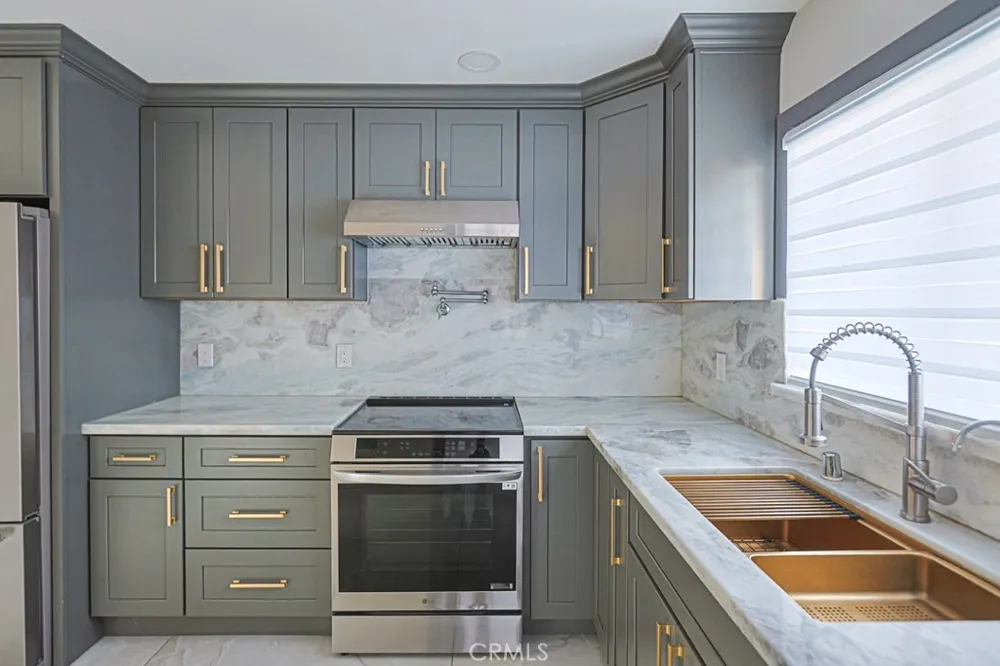 16561 Monroe Huntington Beach, CA 92647