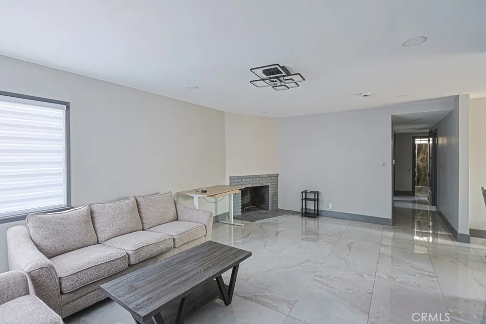 16561 Monroe Huntington Beach, CA 92647
