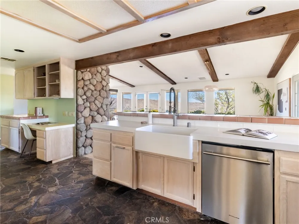 56583 Free Gold Drive Yucca Valley, CA 92284