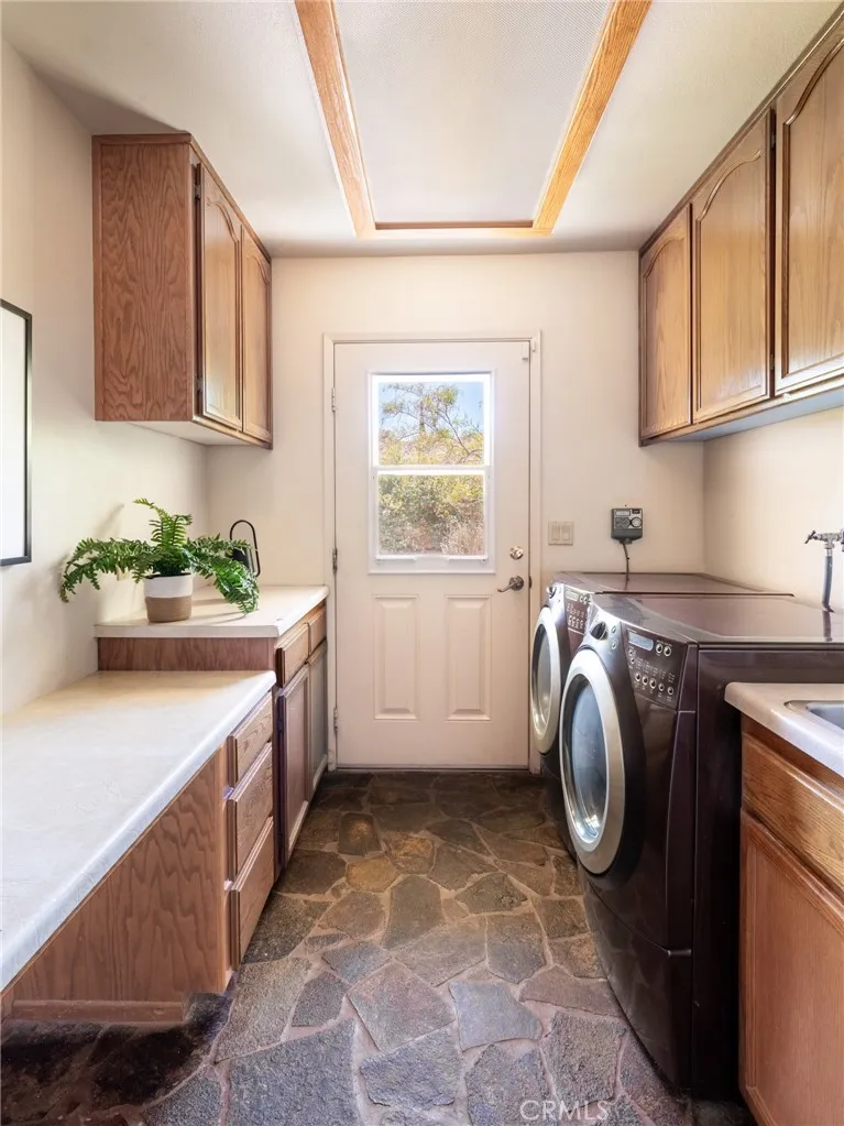 56583 Free Gold Drive Yucca Valley, CA 92284