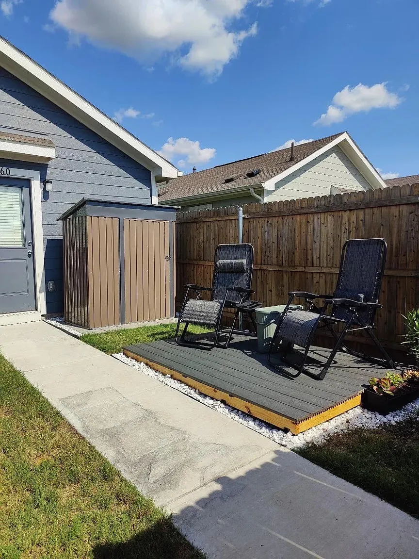 460 Whistlestop Way Ferris, TX 75125