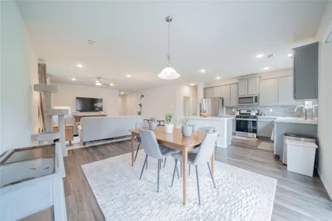 1304 Coyote Ridge