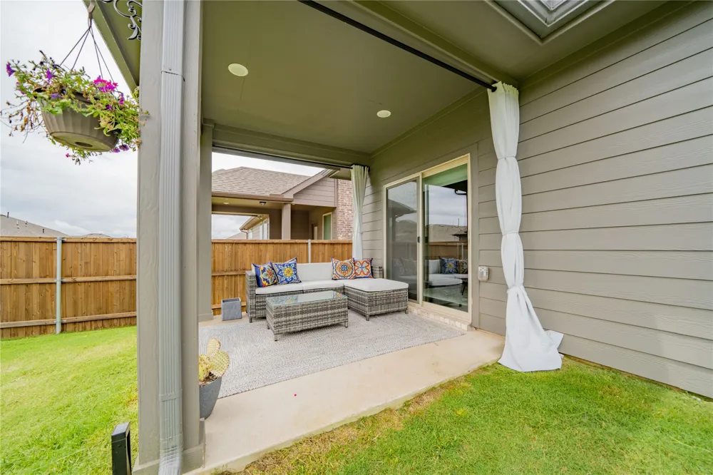 1304 Coyote Ridge Aubrey, TX 76227