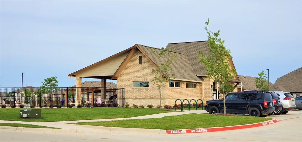 1304 Coyote Ridge Aubrey, TX 76227