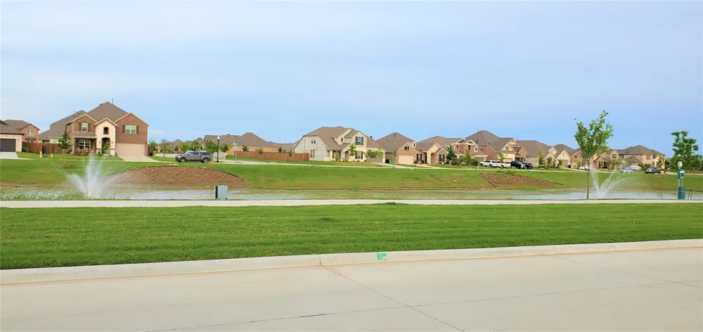 1304 Coyote Ridge Aubrey, TX 76227