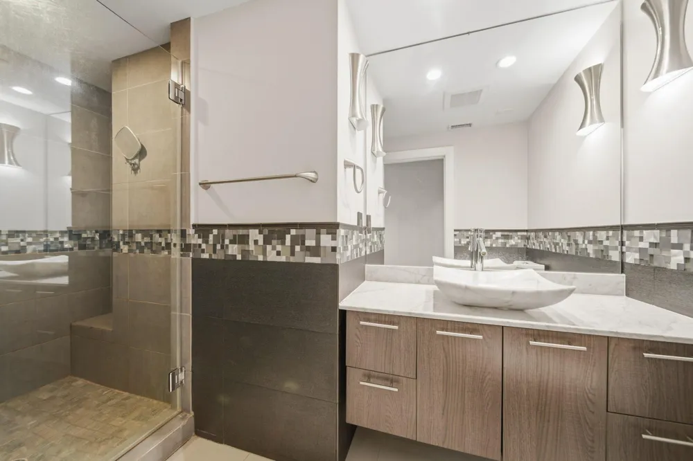 5100 San Felipe Street #374E Houston, TX 77056