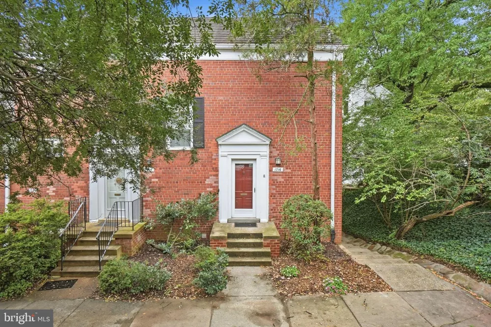 1716 PRESTON ROAD Alexandria, VA 22302