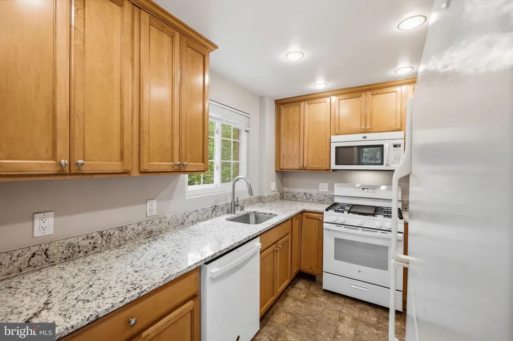 1716 PRESTON ROAD Alexandria, VA 22302
