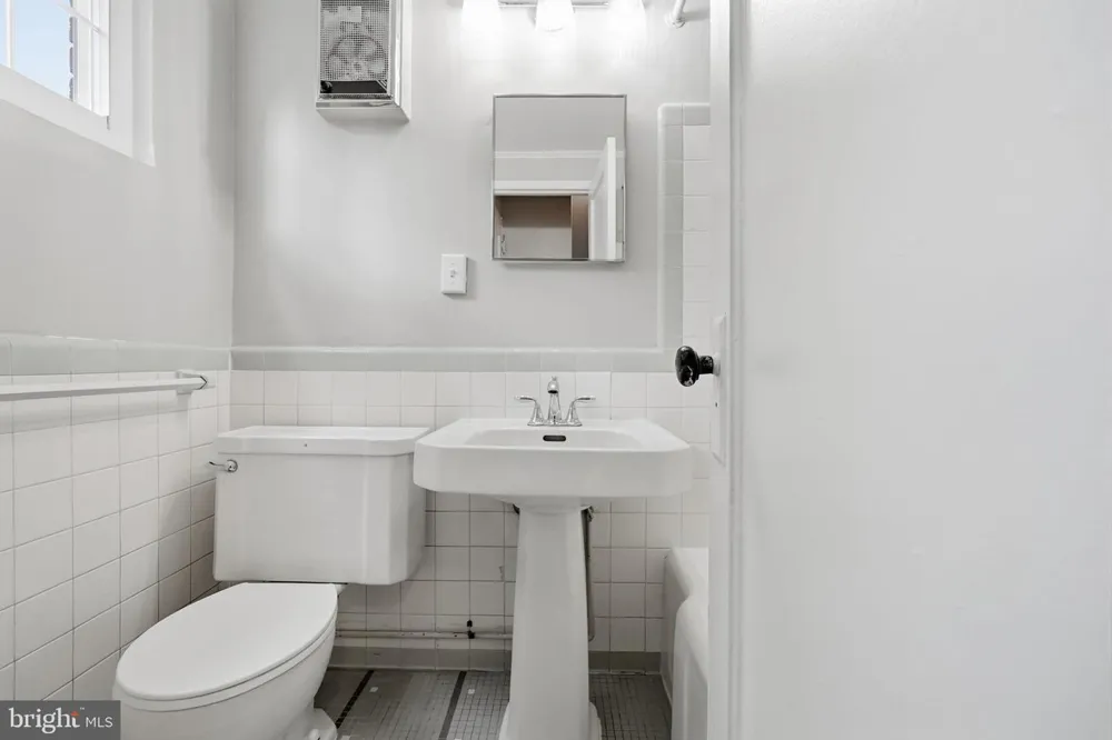 1716 PRESTON ROAD Alexandria, VA 22302