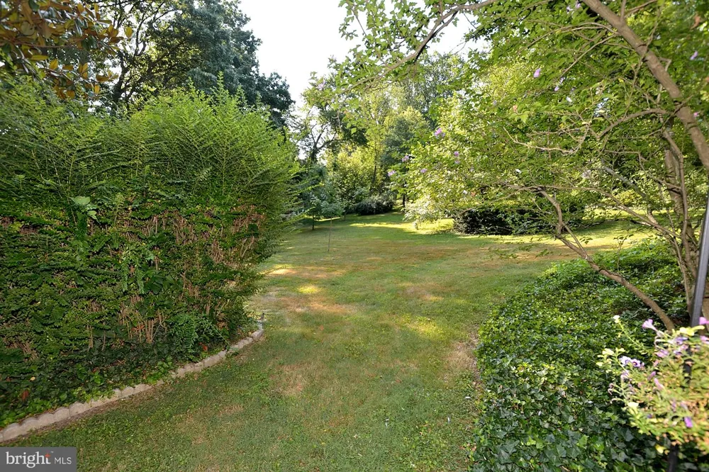 1716 PRESTON ROAD Alexandria, VA 22302