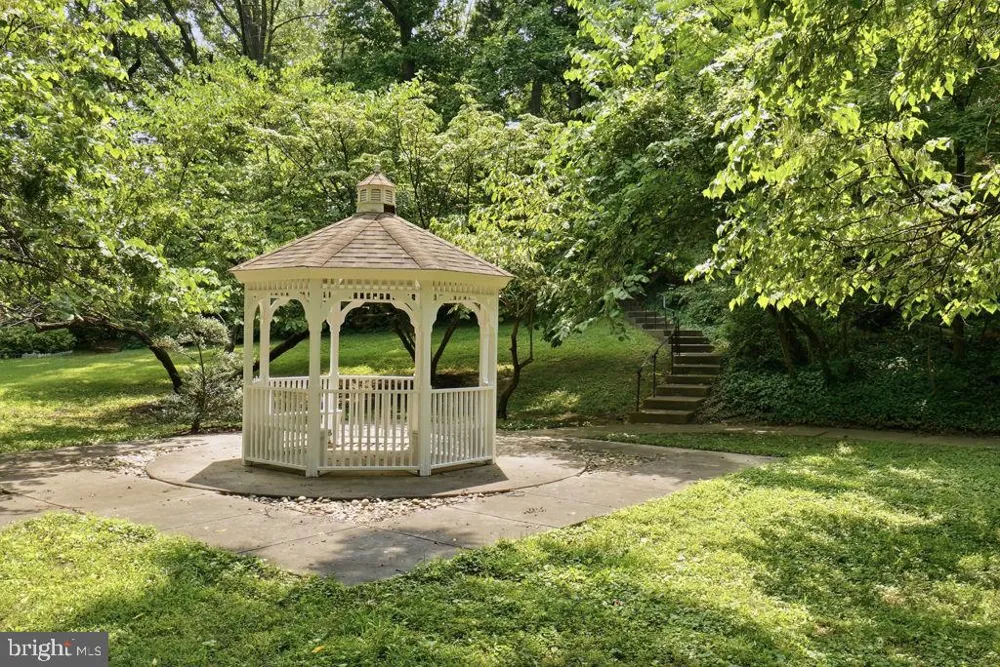 1716 PRESTON ROAD Alexandria, VA 22302
