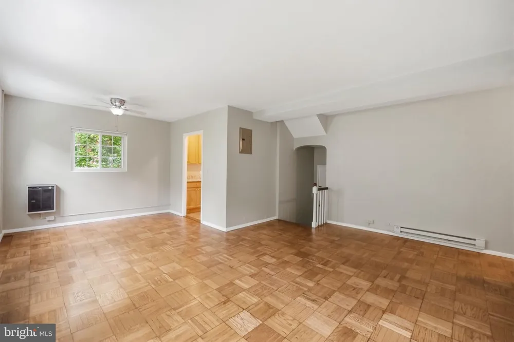 1716 PRESTON ROAD Alexandria, VA 22302