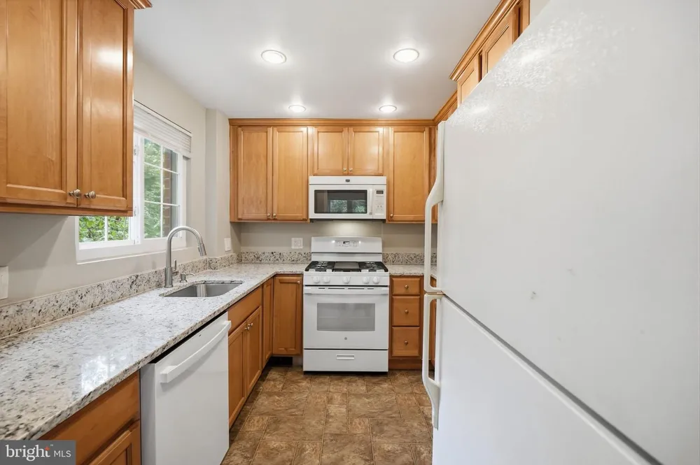1716 PRESTON ROAD Alexandria, VA 22302