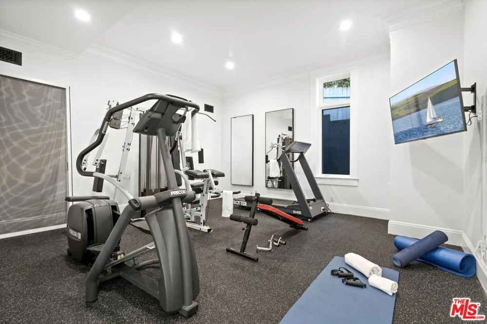7335 Birdview Avenue Malibu, CA 90265