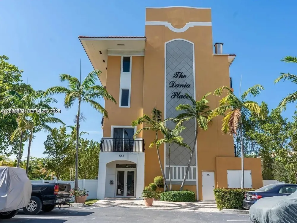 555 E Dania Beach Blvd #5 Dania Beach, FL 33004