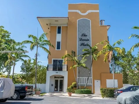 555 E Dania Beach Blvd #5