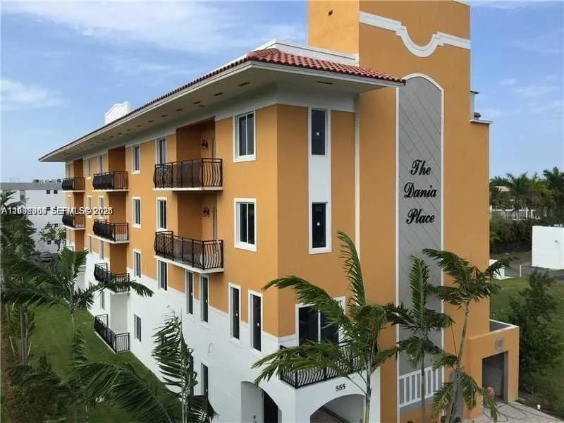 555 E Dania Beach Blvd #5 Dania Beach, FL 33004