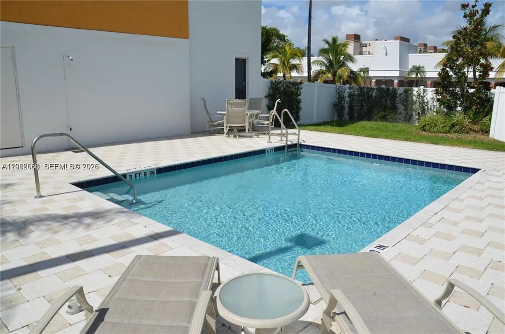 555 E Dania Beach Blvd #5 Dania Beach, FL 33004