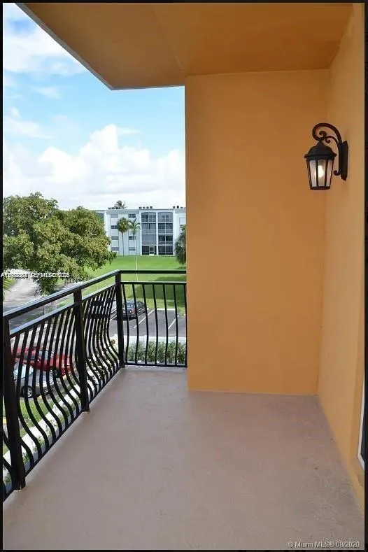 555 E Dania Beach Blvd #5 Dania Beach, FL 33004