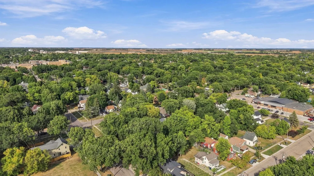 1017 3rd Avenue Moorhead, MN 56560