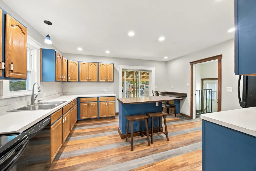 1017 3rd Avenue Moorhead, MN 56560