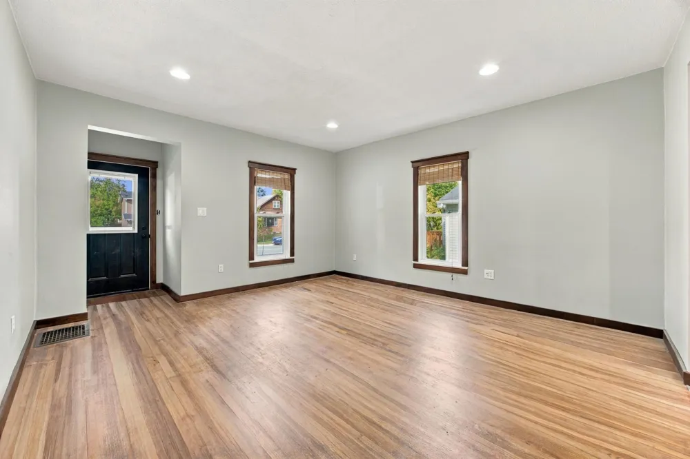 1017 3rd Avenue Moorhead, MN 56560