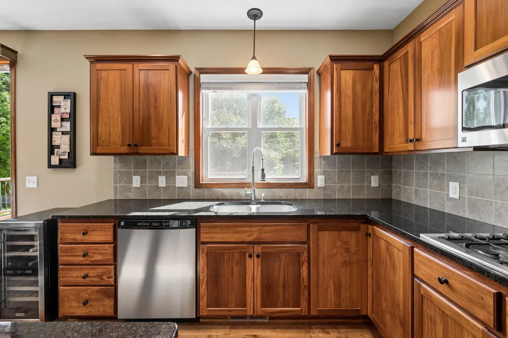 10406 Florida Avenue Brooklyn Park, MN 55445