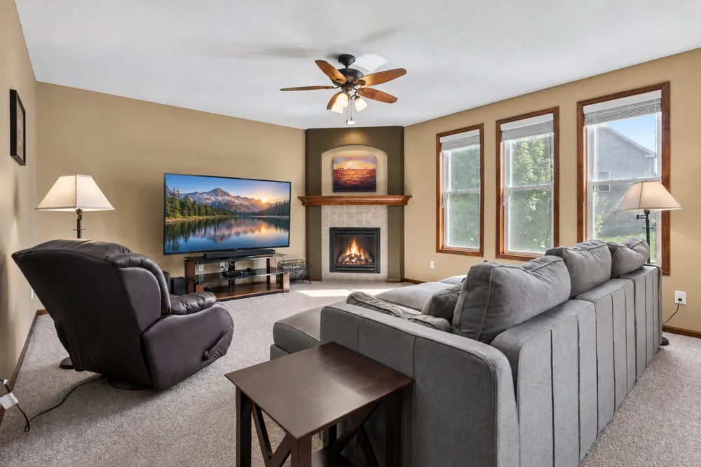 10406 Florida Avenue Brooklyn Park, MN 55445