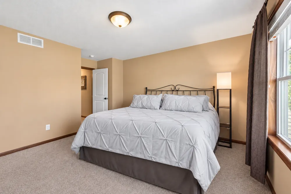 10406 Florida Avenue Brooklyn Park, MN 55445