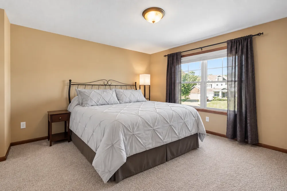 10406 Florida Avenue Brooklyn Park, MN 55445
