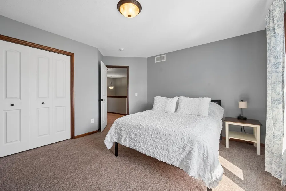 10406 Florida Avenue Brooklyn Park, MN 55445