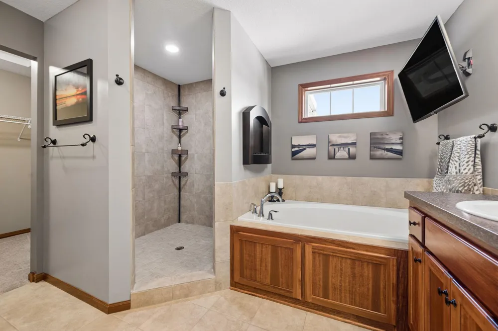 10406 Florida Avenue Brooklyn Park, MN 55445