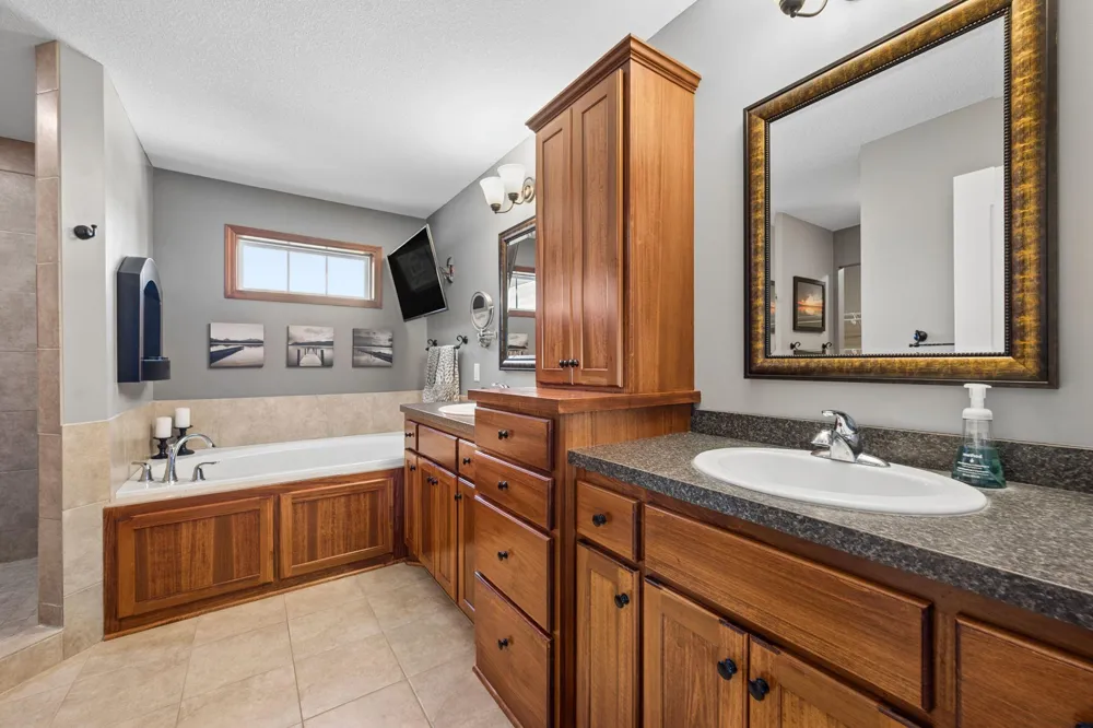 10406 Florida Avenue Brooklyn Park, MN 55445