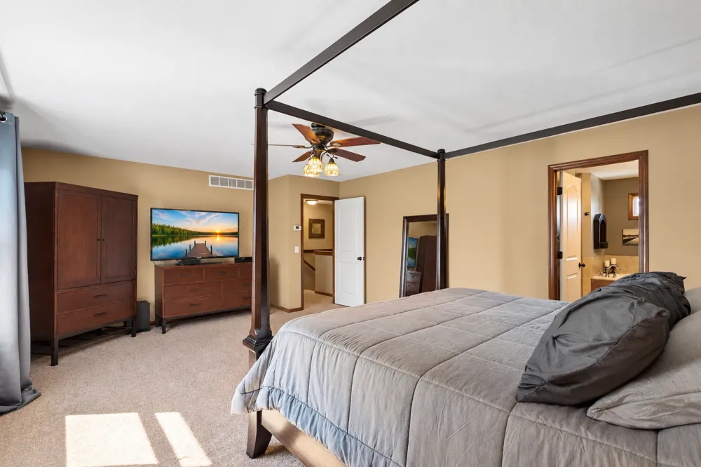 10406 Florida Avenue Brooklyn Park, MN 55445