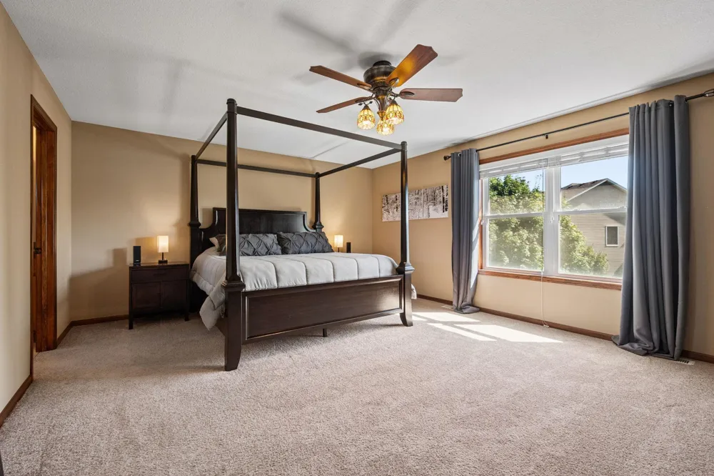 10406 Florida Avenue Brooklyn Park, MN 55445