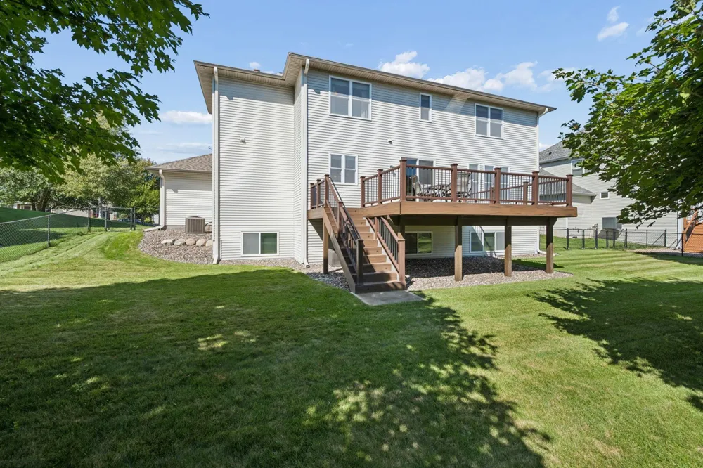 10406 Florida Avenue Brooklyn Park, MN 55445