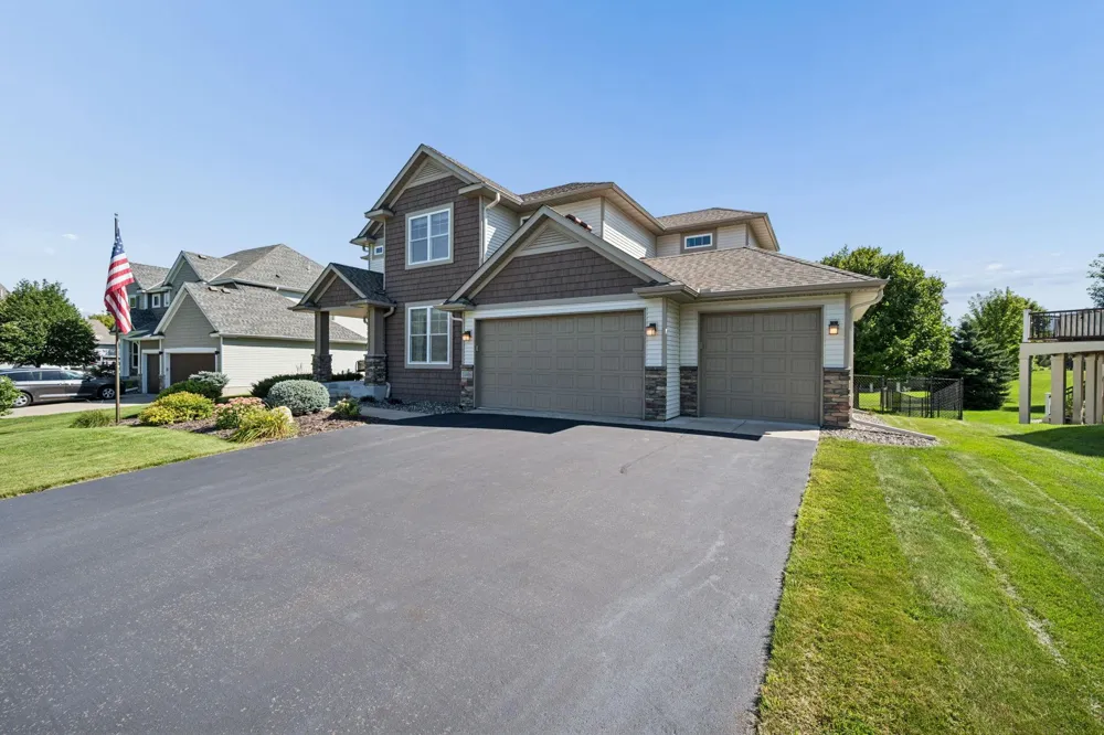 10406 Florida Avenue Brooklyn Park, MN 55445