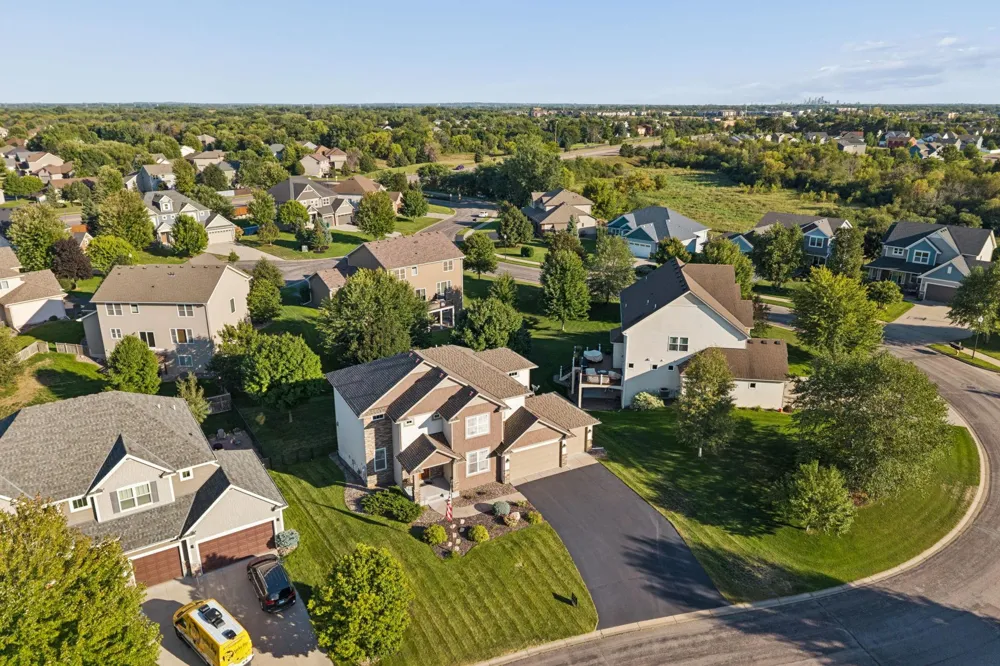 10406 Florida Avenue Brooklyn Park, MN 55445