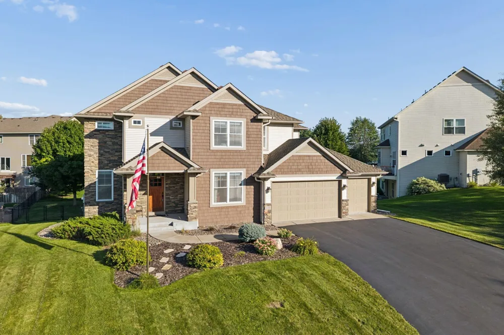 10406 Florida Avenue Brooklyn Park, MN 55445