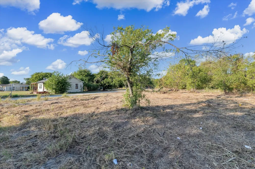 301 Waco Street Mart, TX 76664