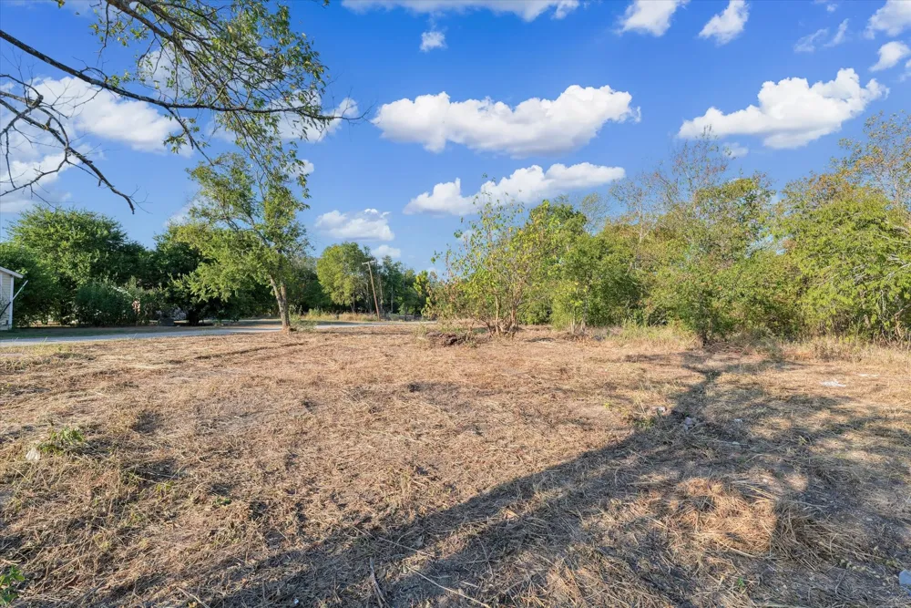 301 Waco Street Mart, TX 76664