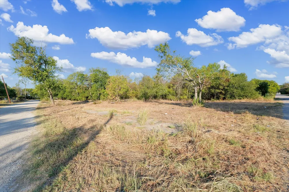 301 Waco Street Mart, TX 76664