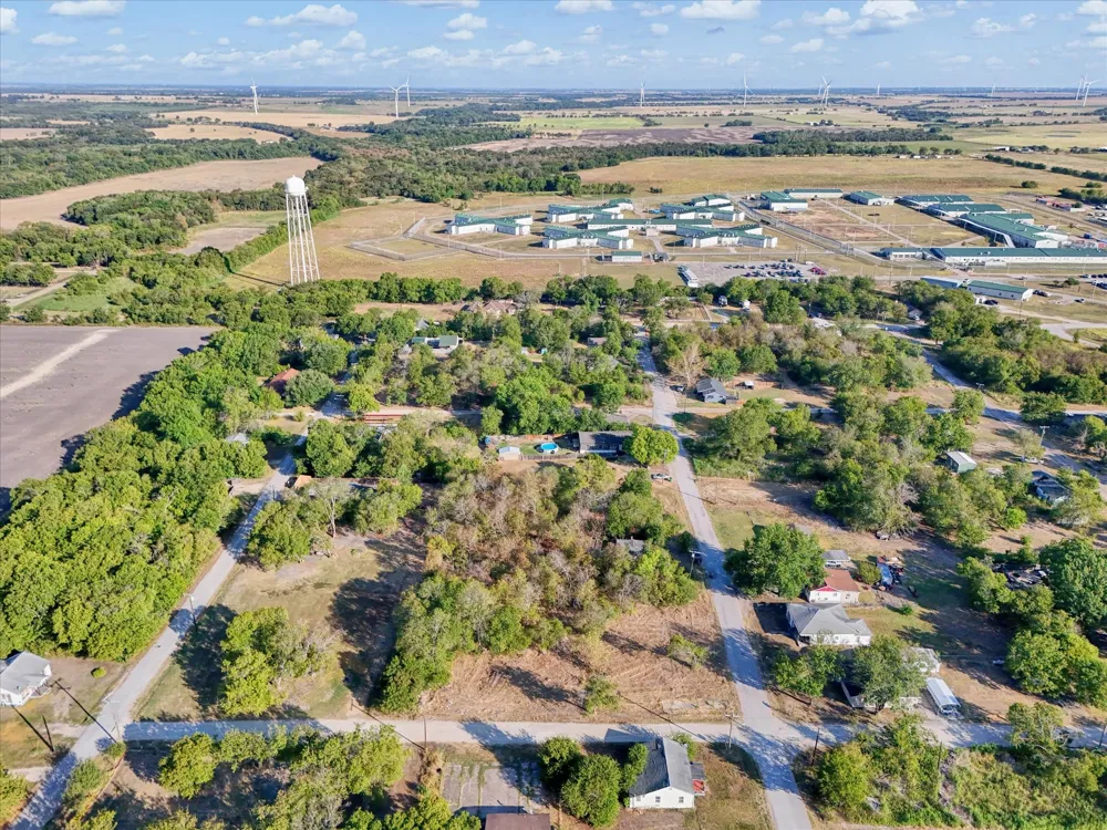 301 Waco Street Mart, TX 76664