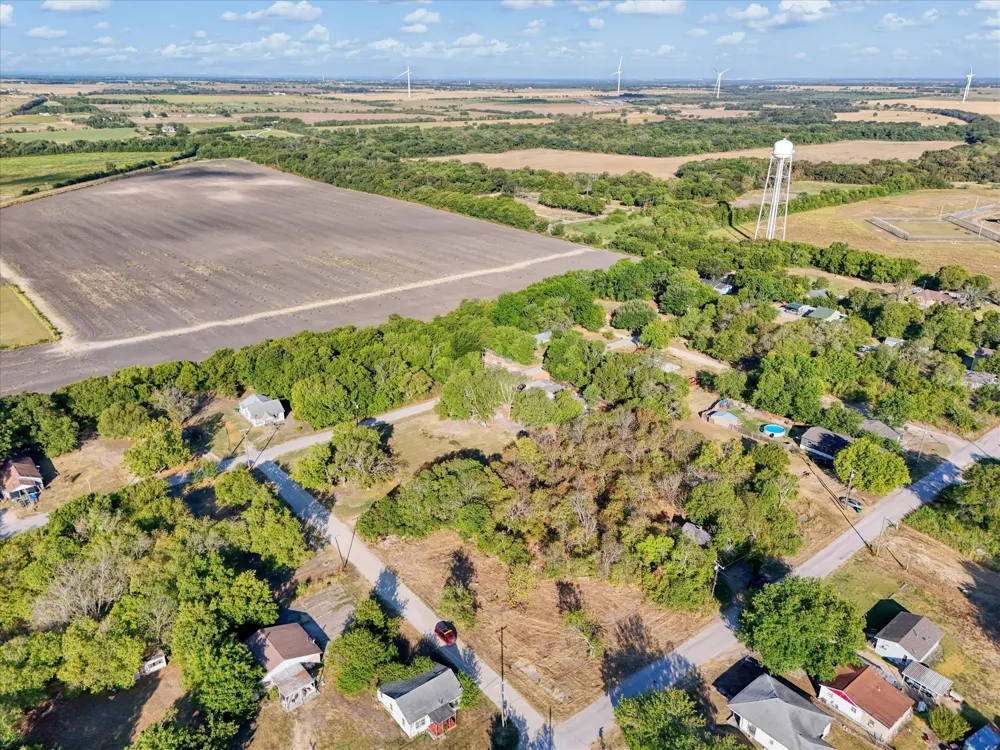 301 Waco Street Mart, TX 76664