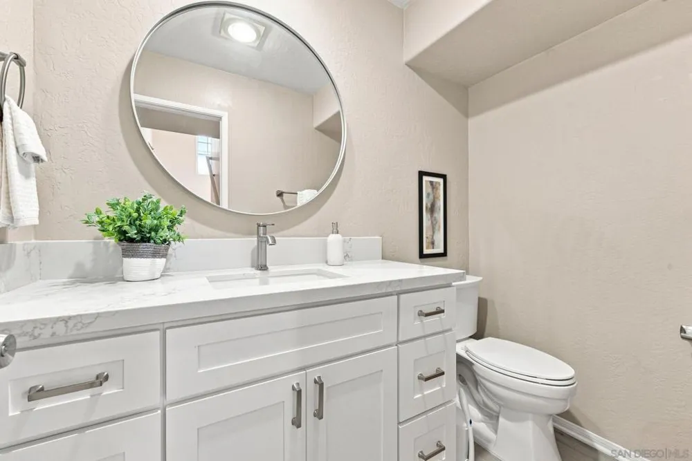 2914 Luciernaga Street C Carlsbad, CA 92009
